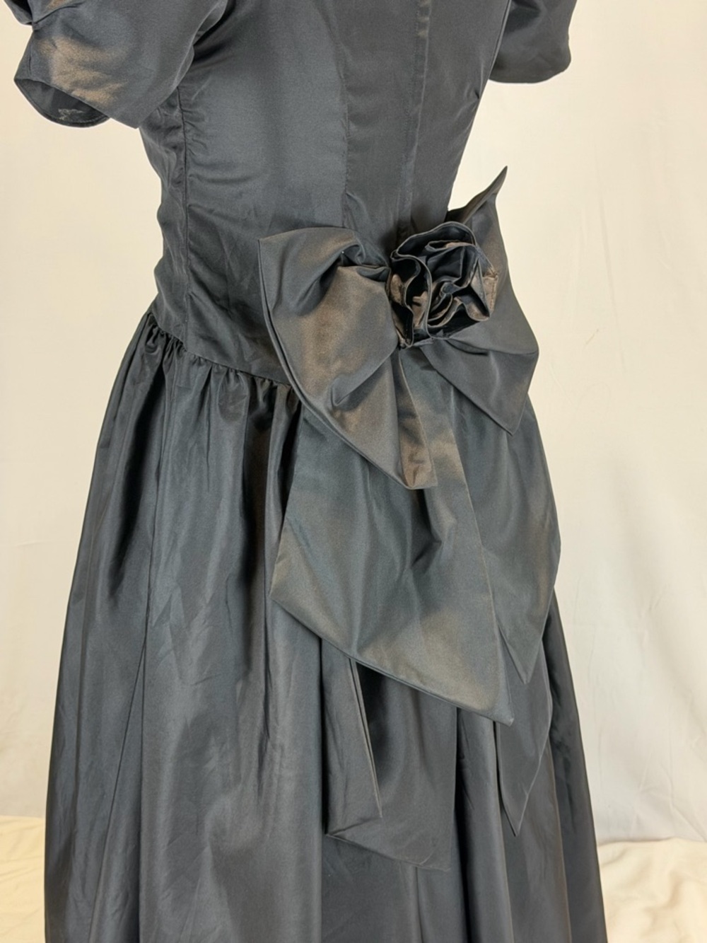 VINTAGE 80s black taffeta formal dress prom gown huge bow puff shoulder sleeve - Picture 8 of 11